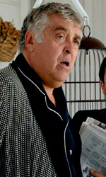 In foto Maurizio Mattioli (65 anni) è Alberto Dominici nel film di Carlo Vanzina. Dall&#39;articolo: Buona giornata, 24 ore di comicità nell&#39;Italia di oggi. - 22_imm