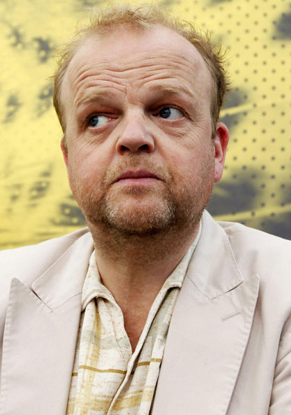 Toby Jones - Re