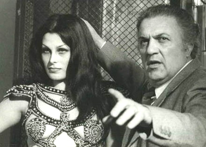 In foto Federico Fellini Dall'articolo: Storia 'poconormale' del cinema: quando eravamo i più bravi del mondo (terza parte).