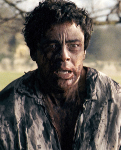 In foto Benicio Del Toro (57 anni) Dall'articolo: Il ritorno dell'uomo lupo.