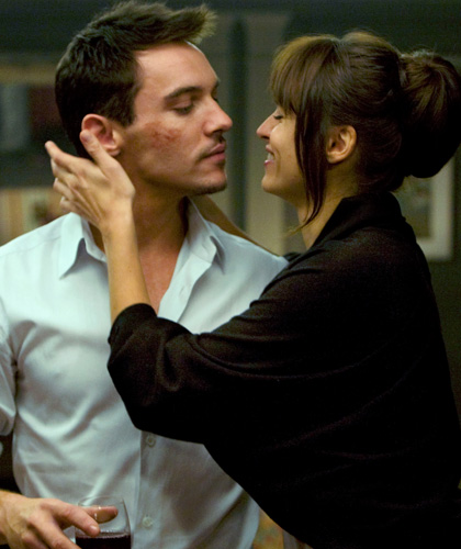 In foto Jonathan Rhys Meyers (48 anni) Dall'articolo: From Paris With Love: la fotogallery.