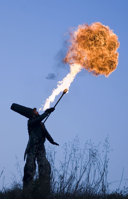  Dall'articolo: L'uomo fiammifero: la fotogallery.