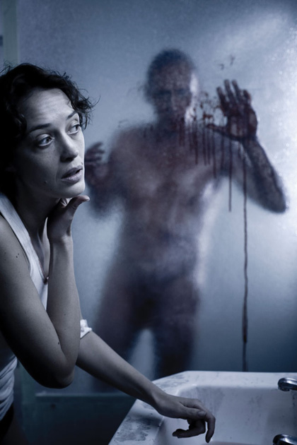 In foto Hlne De Fougerolles (52 anni) Dall'articolo: Horror Frames: Mutants, gli zombie francesi.