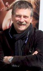 In foto Alessandro D'Alatri (70 anni) Dall'articolo: Sul mare: giovani senza pelle.