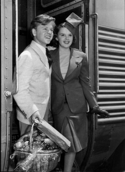 In foto Judy Garland Dall'articolo: Storia 'poconormale' del cinema: le coppie (3).