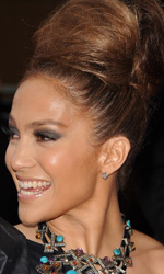In foto Jennifer Lopez (55 anni) Dall'articolo: Piacere, sono un po' incinta: premiere a Londra.