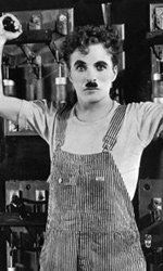 In foto Charles Chaplin (135 anni) Dall'articolo: Storia poconormale del cinema: il comico.