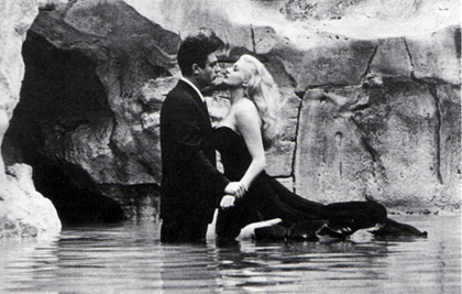 In foto Marcello Mastroianni Dall'articolo: La Dolce Vita: una rassegna per celebrare i 50 anni della pellicola di Fellini.