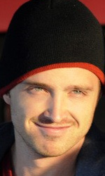 In foto Aaron Paul (45 anni) Dall'articolo: Fiction & Series: La battaglia dei suoceri invadenti.