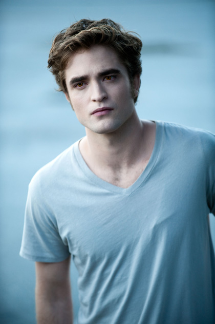 In foto Robert Pattinson (38 anni) Dall'articolo: The Twilight Saga Eclipse: la bella e la bestia.