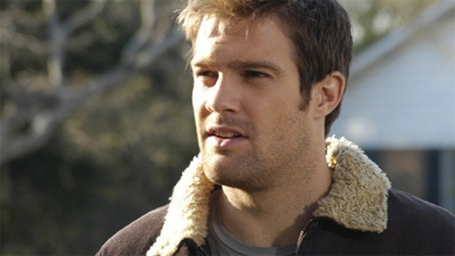 In foto Geoff Stults (48 anni) Dall'articolo: Fiction & Series: pregi e difetti delle famiglie 'allargate'.