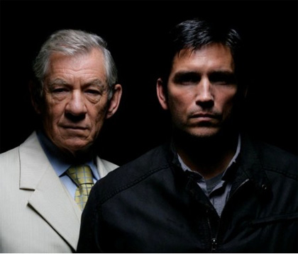 In foto Jim Caviezel (57 anni) Dall'articolo: Fiction & Series: non aprite la scatola dei ricordi.