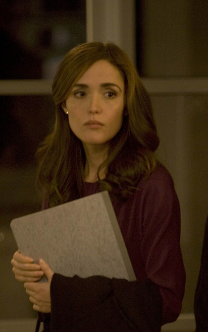 In foto Rose Byrne (45 anni) Dall'articolo: Fiction & Series: Fra la vita e la morte.