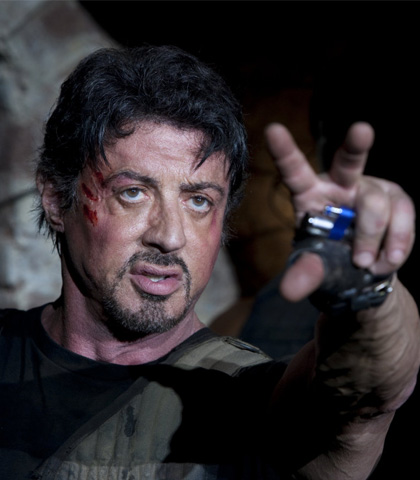 In foto Sylvester Stallone (78 anni) Dall'articolo: I mercenari - The Expendables: l'ennesima impresa oltre i confini del corpo.
