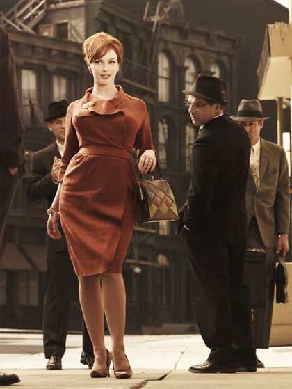 In foto Christina Hendricks (49 anni) Dall'articolo: Emmy Awards 2010: il trionfo della pubblicit.