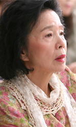 In foto Yu Junghee (80 anni) Dall'articolo: Poetry o l'elogio del vuoto.