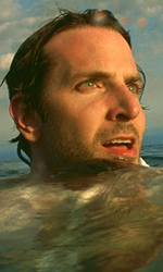 In foto Bradley Cooper (49 anni) Dall'articolo: Bradley Cooper: il mio sballo? Le mozzarelle.