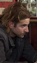 In foto Bradley Cooper (49 anni) Dall'articolo: Bradley Cooper: il mio sballo? Le mozzarelle.