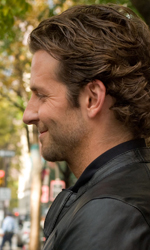 In foto Bradley Cooper (49 anni) Dall'articolo: Bradley Cooper: il mio sballo? Le mozzarelle.