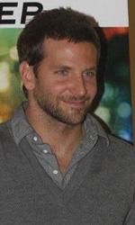 In foto Bradley Cooper (49 anni) Dall'articolo: Bradley Cooper: il mio sballo? Le mozzarelle.