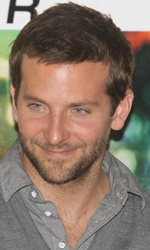 In foto Bradley Cooper (49 anni) Dall'articolo: Bradley Cooper: il mio sballo? Le mozzarelle.