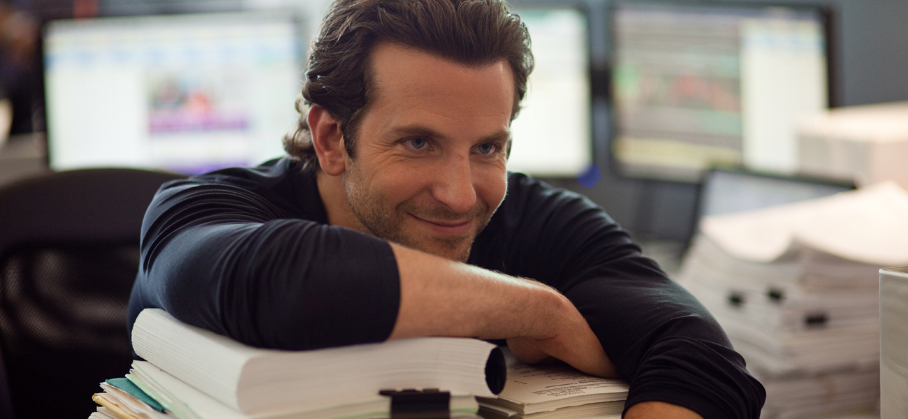 In foto Bradley Cooper (49 anni) Dall'articolo: Bradley Cooper: il mio sballo? Le mozzarelle.