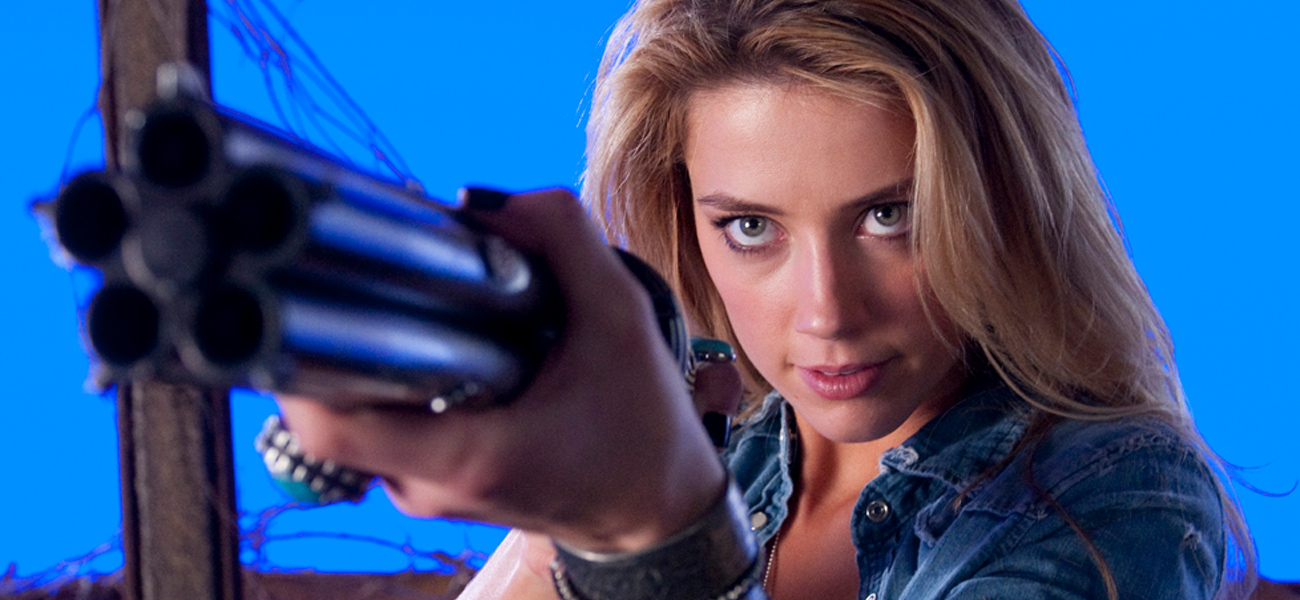 La coraggiosa Piper (Amber Heard) nel film Drive Angry 3D di Patrick Lussier. -  Dall'articolo: Film nelle sale: Non  un paese per stravaganti.