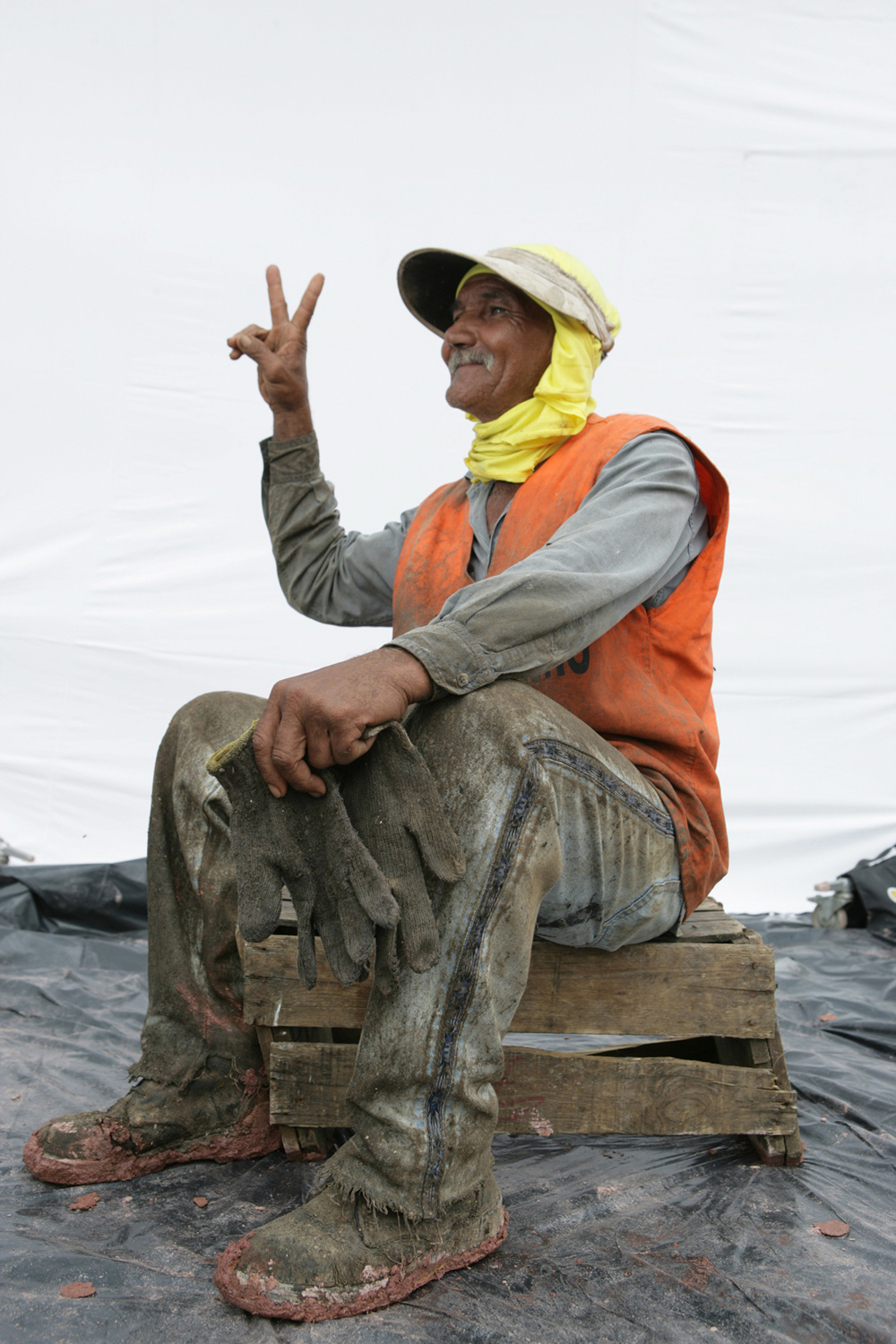 Una scena del documentario Waste Land. -  Dall'articolo: Waste Land: l'arte reciclata.