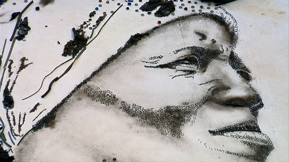 Una scena del documentario Waste Land. -  Dall'articolo: Waste Land: l'arte reciclata.