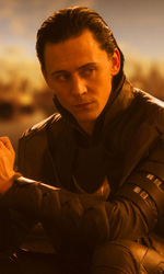 In foto Tom Hiddleston (43 anni) Dall'articolo: Un Dio arriva a salvarci.