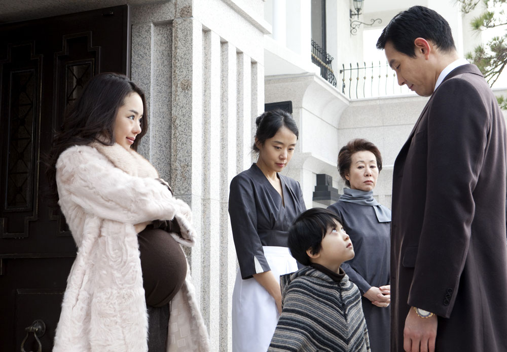 In foto Seo Woo Dall'articolo: The Housemaid, il remake che tale non fu.