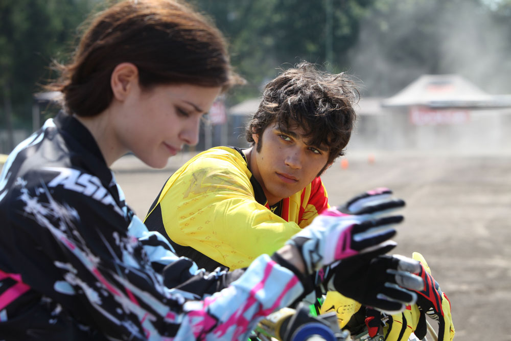 Una foto di scena del film Almeno tu nell'universo. -  Dall'articolo: Giulia Elettra Gorietti, finalmente protagonista.