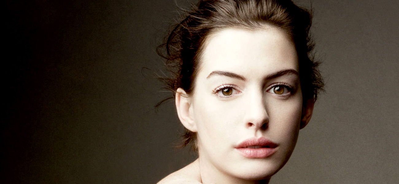 In foto Anne Hathaway (42 anni) Dall'articolo:  arrivato il giorno di Anne Hathaway?.