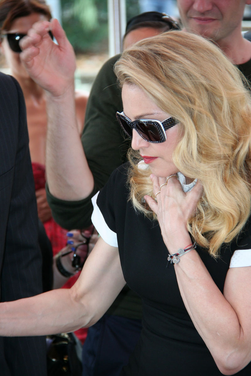 L'arrivo di Madonna e del cast di W.E. -  Dall'articolo: Lady Madonna, Imperatrice al Lido.