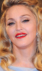 In foto Madonna (66 anni) Dall'articolo: Fischi a Bellucci, flash per Madonna.