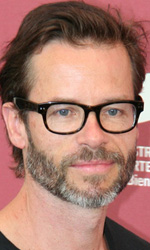 In foto Guy Pearce (57 anni) Dall'articolo: Il ruggito della tv nella tana del leone.