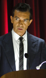 In foto Antonio Banderas (64 anni) Dall'articolo: La pelle e la pellicola.