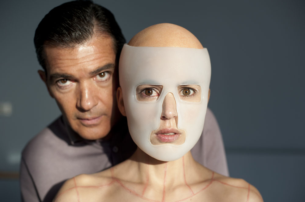 In foto Antonio Banderas (64 anni) Dall'articolo: La pelle e la pellicola.