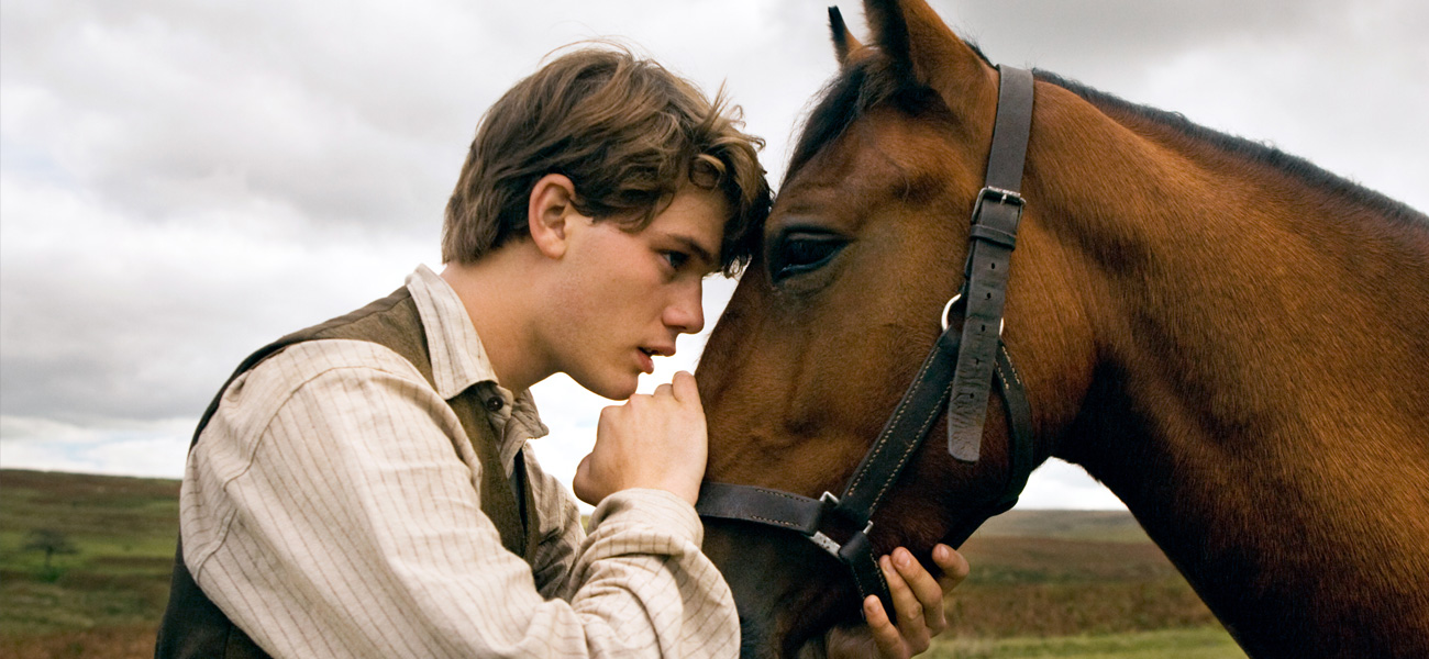 In foto Jeremy Irvine (33 anni) Dall'articolo: War Horse, storia di una straordinaria amicizia.
