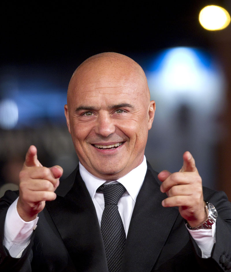 In foto Luca Zingaretti (63 anni) Dall'articolo: Tra classico e tradizione.