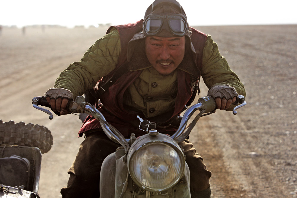 In foto una scena del film Il buono il matto il cattivo. -  Dall'articolo: Vento dell'(estremo) est.