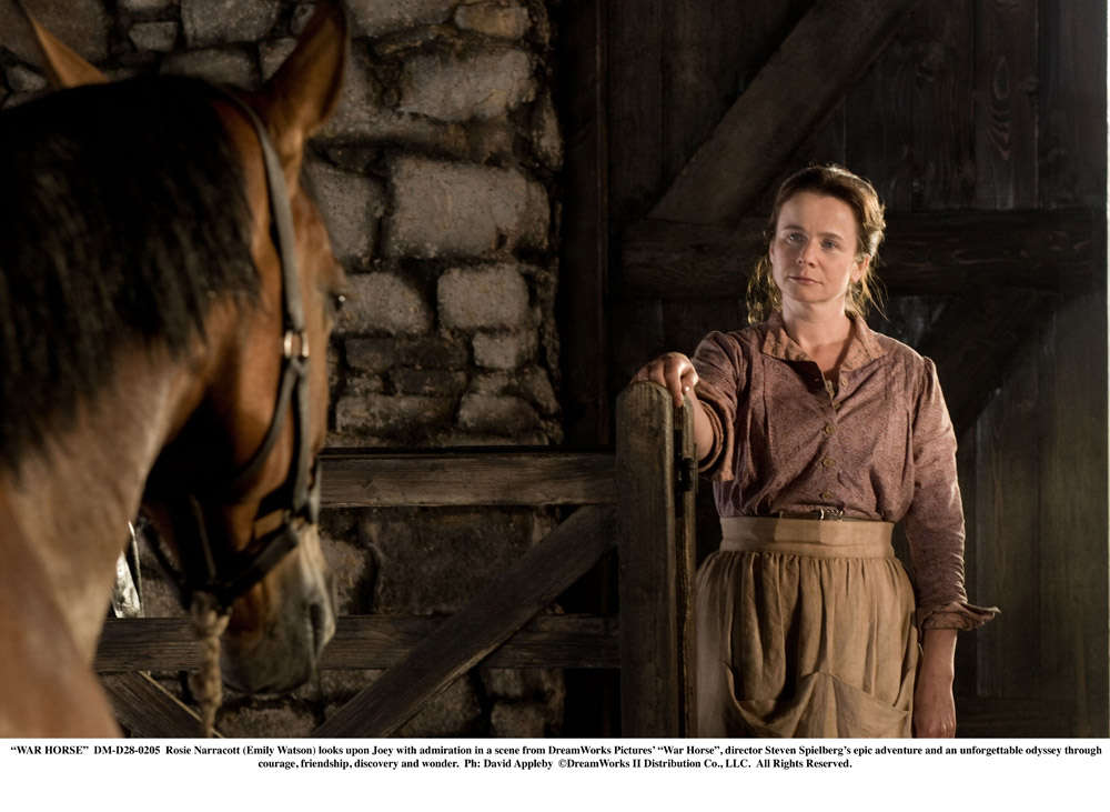 In foto Emily Watson (56 anni) Dall'articolo: War Horse, un racconto di lealtà, speranza e perseveranza.