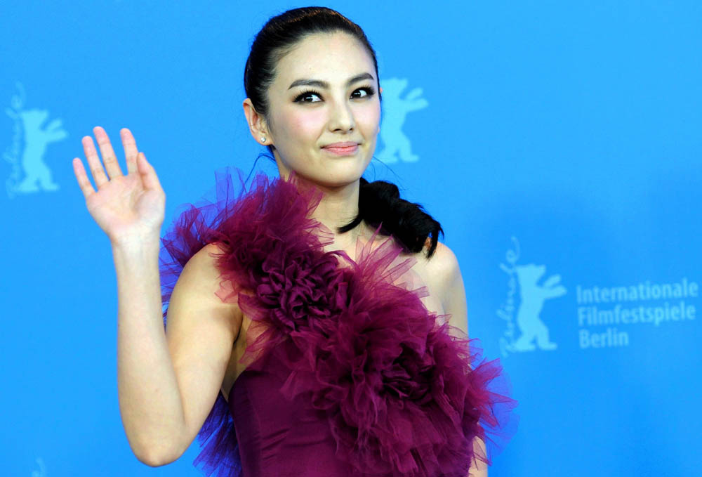 In foto Yuqi Zhang (38 anni) Dall'articolo: Berlinale 2012, Fassbender preso a calci da una donna!.