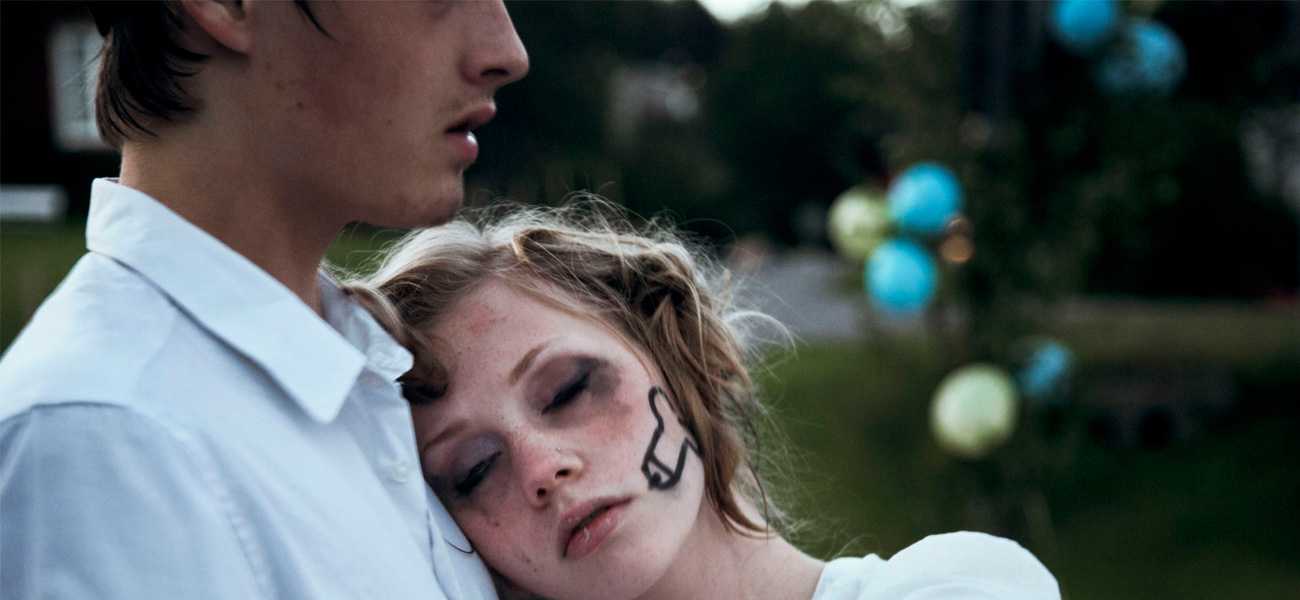 In foto una scena di Det Kommer Aldrig Att Ga Over, vincitore del premio Miglior corto in assoluto a Maremetraggio. -  Dall'articolo: Festival di Maremetraggio 2012, i vincitori.