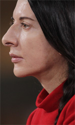 In foto Marina Abramovic (78 anni) Dall'articolo: Marina Abramovic, l'artista  presente.