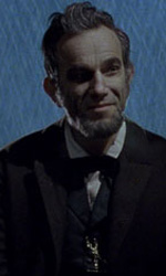 In foto Daniel Day-Lewis (67 anni) Dall'articolo: Buona accoglienza per Lincoln al New York Film Festival.