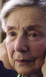 In foto Emmanuelle Riva (97 anni) Dall'articolo: Amour trionfa agli European Film Awards.