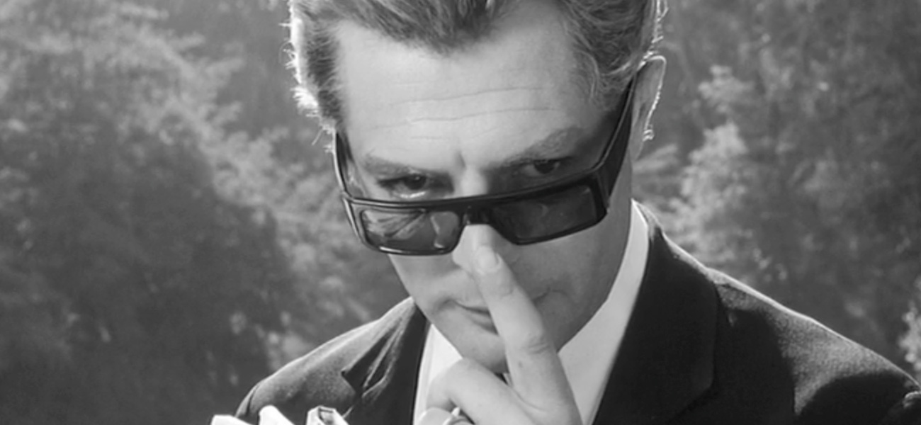 In foto Marcello Mastroianni in una scena del film di Federico Fellini otto e mezzo. -  Dall'articolo: ONDA&FUORIONDA.