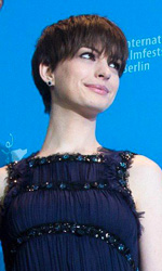 In foto Anne Hathaway (42 anni) Dall'articolo: Berlinale 2013, il giorno delle donne.