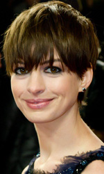 In foto Anne Hathaway (42 anni) Dall'articolo: Berlinale 2013, il giorno delle donne.